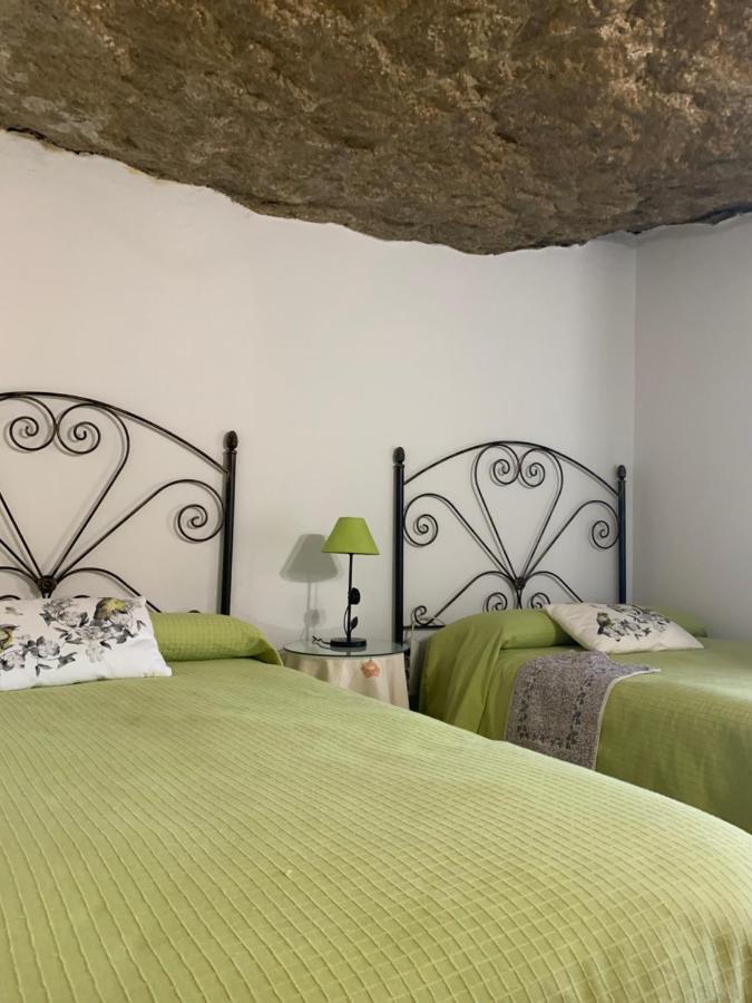 Casa Cueva "Las Calcetas" Guest House Setenil De Las Bodegas Bagian luar foto